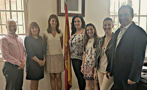 Edelmiro García, Concepción Cabanillas, la cónsul Cristina Ruenes, Mariela Estévez, Katy Penedo, Mónica Miguel y Sergio Ferradas.