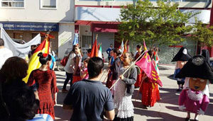 La Asociación Española participó en el desfile de aniversario de la creación de Cipolletti.