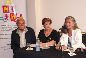 De izda. a dcha: Liliana Fuentes, Maite Michelón y Joaquín Rebollo, durante la presentación del documental.