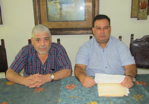Manuel Sinde Porto y Richard Barreiro y Olmedo, secretario y vocal de la Comisión Electoral.