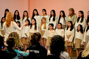 Una de las actuaciones del coro.