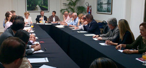 Los miembros de los Consejos de Residentes constituidos en São Paulo, Rio de Janeiro y Salvador de Bahía, durante la reunión.