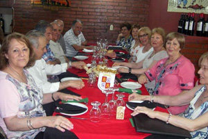 Asistentes a la cena de fin de año.
