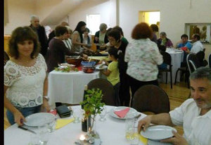 Un momento de la cena de fin de año en San Julián.