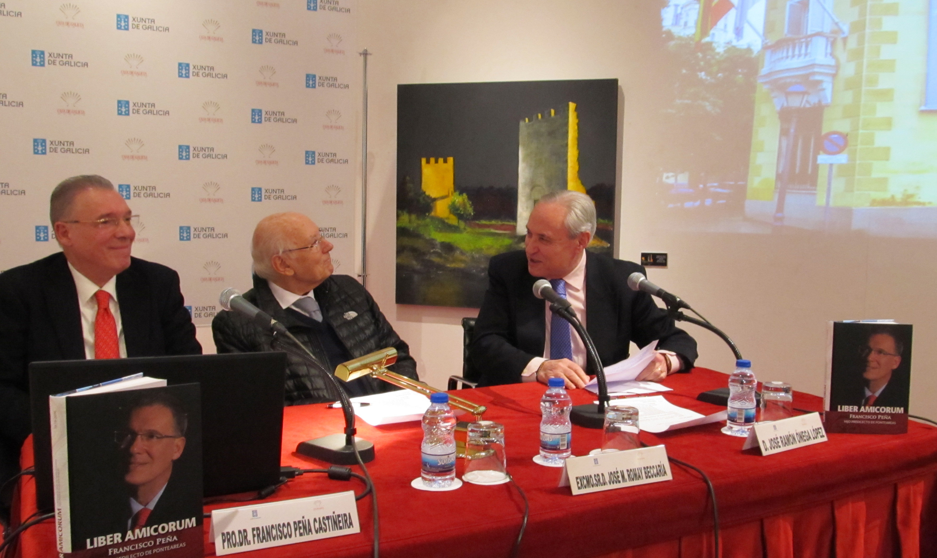 Peña Castiñeira, Romay Beccaría y José Ramón Ónega, durante la presentación.