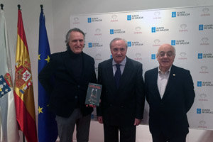 De izda. a dcha., Fco. Javier Neira Pampín, José Ramón Ónega y el periodista Xulio Xiz.