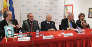 Fernán Vello, Xavier Seoane, Romay Beccaría, José Ramón Ónega y Marina Mayoral, durante el acto.