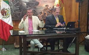 Manuel Guisande –a la izda.–, junto con José María Benarroch.