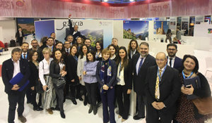 Nava Castro posa con la delegación gallega que asistió a la feria de Berlín.