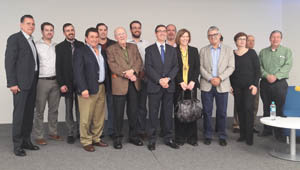 Foto de grupo de las autoridades presentes.