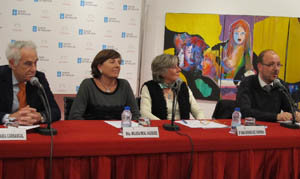 José María Carrascal, Miluca Real, Ana Rodríguez y Luis Latorre, durante la presentación del libro.