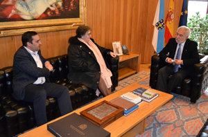 Milagros Otero, durante la entrega del Informe Ordinario a Miguel Santalices.
