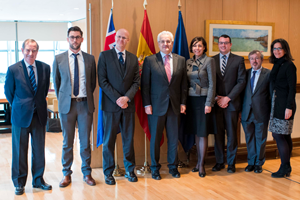 Ildefonso Castro, con los participantes en el programa de Líderes Australianos.