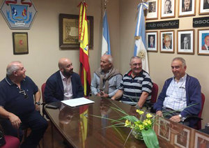 Carlos Tercero, durante la visita a la Asociación Hispano Argentina de Santa Rosa.