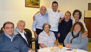 El director general posa con el presidente y parte de la Junta directiva de la Asociación Canaria Zona Norte.