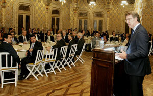 Núñez Feijóo, durante su intervención en el Acto de la Asociación Comercial de Oporto.
