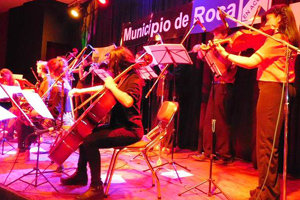Un momento de la actuación de la orquesta.