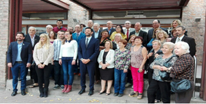 Josep Claverol posa con los participantes en el Consejo de Comunidades celebrado en Rosario.