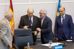 Salvador Ordoñez, tras recibir el galardón.
