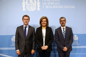 Alberto Núñez Feijóo, Fátima Báñez e Ildefonso de la Campa, tras el acto.