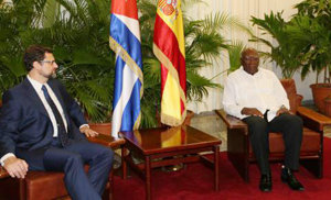 José Buitrago y Salvador Valdés, durante la reunión de presentación de las cartas credenciales.