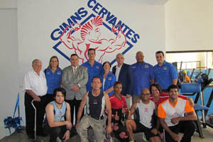 Parte de la Junta Directiva del CCEC, junto al cónsul honorario de España en Anzoátegui y del delegado del Gobierno de Canarias en Venezuela, durante la inauguración del Gimnasio.