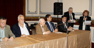 De izda. a dcha., Miguel Ochoa, Juan Balestritti, Benito Blanco, David Carriedo y Darío Signorini, durante la primera reunión, en el salón Rojo del Club Español de Buenos Aires.