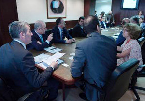 Fernando Clavijo, durante la reunión con directivos empresariales.