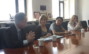Nava Castro, durante la reunión con representantes de la Administración Nacional de Turismo (CNTA).