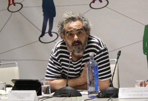 Raimundo Viejo, en un momento de su intervención en el Pleno del CGCEE.