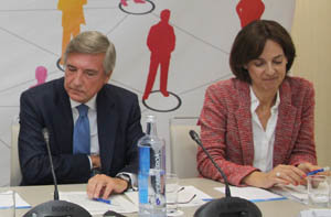 González-Aller y Victoria González, durante la celebración del Pleno en Madrid.