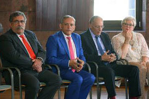 Los cuatro galardonados, durante el acto en la sede de Presidencia.