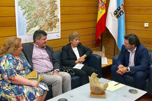 Antonio Rodríguez Miranda, reunido con Regina Jallas y sus acompañantes.