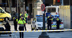 Despliegue policial en el centro de Barcelona, tras el atentado.