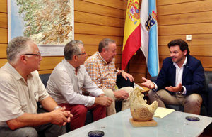 Rodríguez Miranda, con los representantes de la diáspora en Cataluña.