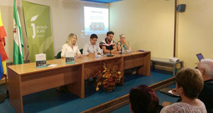 Un momento de la presentación del libro Maletas de cartón.