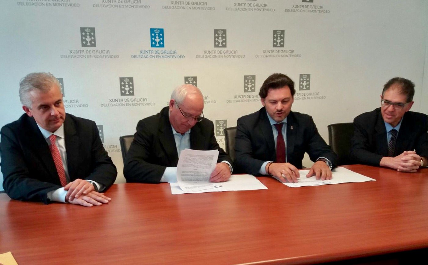 Rodríguez Miranda, durante la firma de uno de los convenios.