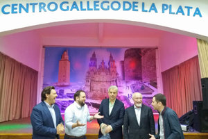 Un momento de la visita de Rodríguez Miranda, Mira Lema y Alejandro Dobarro, a La Plata.
