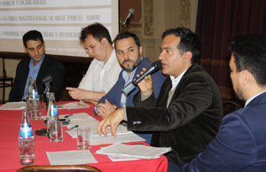 Juan Manuel Gomila (Agrupación Mallorca de San Pedro), Santos Gastón Juan (Sociedad Galega de Arantei, Vilamarín e A Peroxa), Martín Cesar (Jóvenes PRO CABA) y Leonardo De Simone (Dirección Nacional de Pluralismo e interculturalidad), moderados