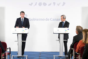 Fernando Clavijo y el embajador de Francia en España, Yves Saint-Geours, durante la inauguración del Foro.