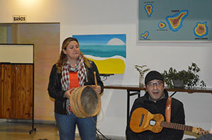José del Pino y Nayra Pérez, durante el taller que dictaron en la Asociación Canaria Zona Norte.