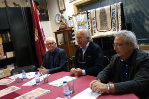 Avelino Abajo, Manuel Rajal y Manuel Fuentes, durante la inauguración de la Quincena Cultural.