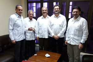 Antonio Rodríguez Miranda, con el embajador, Juan José Buitrago; el especialista de España, Miguel Moré; y los responsables de Europa del Ministerio de Relaciones Exteriores de Cuba, Alejandro Simancas; y del Ministerio de Justicia, Claudio Ramos