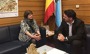 Daría González y Rodríguez Miranda, durante la reunión en Santiago.