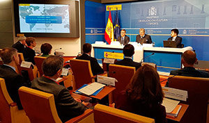 Méndez de Vigo, durante el encuentro con los consejeros de Educación en el exterior.