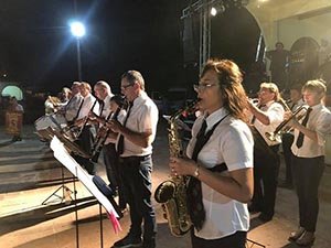 Un momento de la actuación de la banda de música.