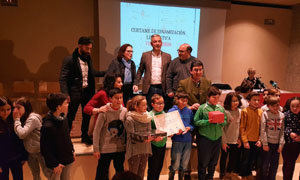 Valentín García e Ignacio López-Chaves, xunto aos premiados no certame Vindevideos.