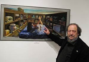 José Manuel Méndez posa ante una de sus obras.