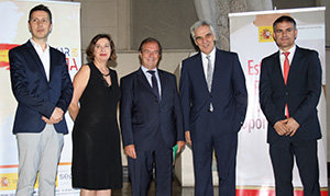 El embajador de España, junto a vicedecano de la Facultad de Derecho, el consejero de Educación de la Embajada y representantes del SEPIE en la inauguración de la Jornada.