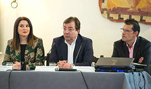 Fernández Vara, durante su participación en el pleno del Consejo de Comunidades Extremeñas en el Exterior.